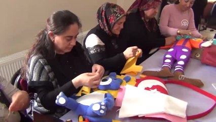 Ev Hanımları Kurslarla Meslek Öğreniyor