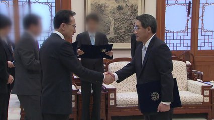 MB 국정원 공작금 빼돌린 의혹...자금 추적 / YTN