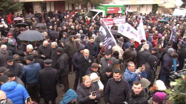 Uğur Mumcu ölümünün 25.yılında evinin önünde anıldı
