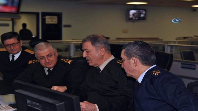 Genelkurmay Başkanı Orgeneral Akar, Harekât Merkezlerinde inceleme ve denetlemede bulundu