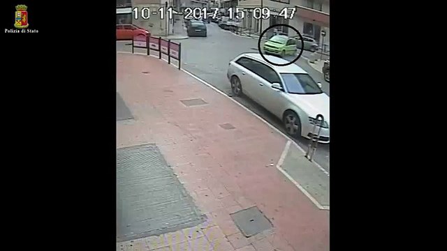 Barletta: rapinano un minorenne per strada, arrestati due uomini