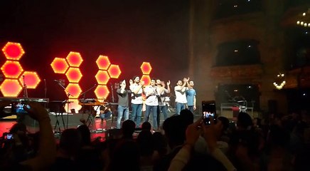 Crits de 'Llibertat!', al final del concert dels Amics de les Arts