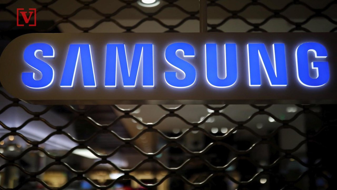 'Blaming Samsung!' Trump Points Finger Over Lost Text Messages in Russia Investigation