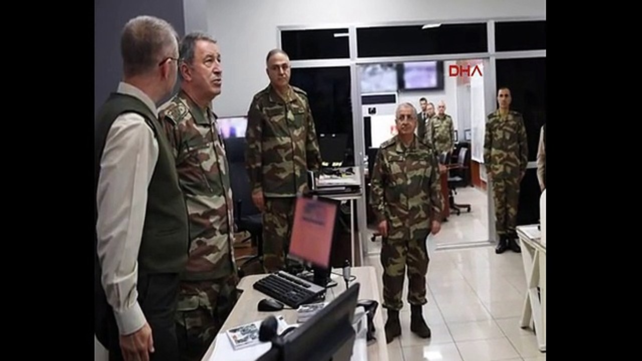 Genel Kurmay Başkanı Akar Harekat merkezinde incelemelerde bulundu