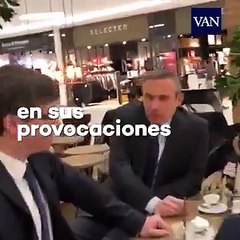 Un español en Dinamarca insta a Puigdemont a besar la bandera española