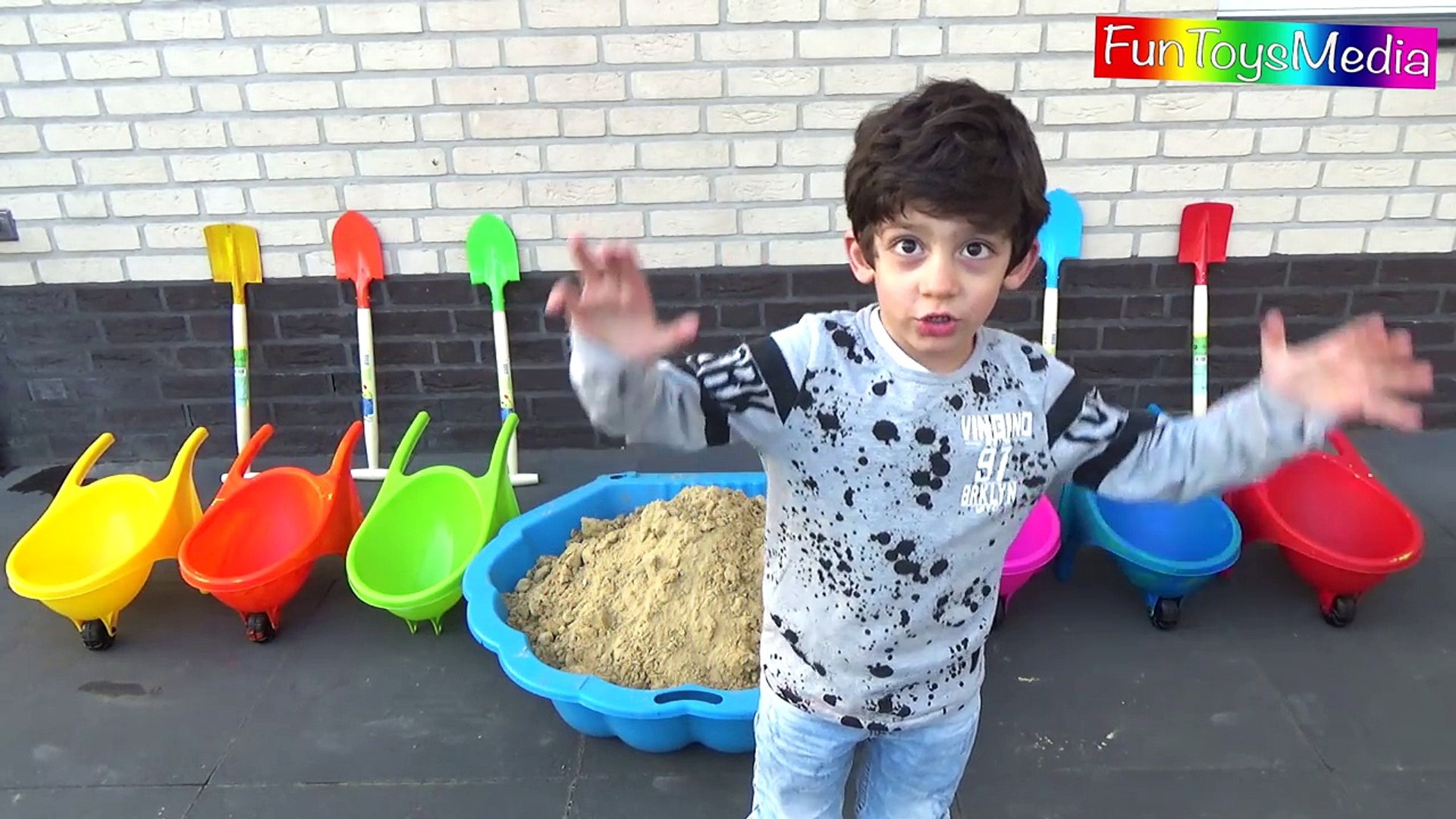 Learn Colors with Sand for Children, Toddlers and Babies - Learn Colours  with Shovel Toys for Kids - video Dailymotion