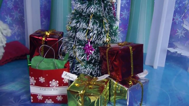 SANTA comes to ELSA & ANNA toddlers ! One of them cant find her gift! Lots of Christmas presents!