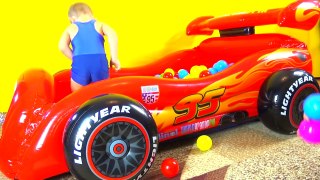 Бассейн с Разноцветными Шариками Молния Маквин Тачки. Lightning McQueen MEGA GIANT pool car