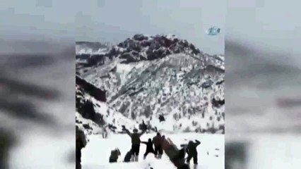 Türk pilot askerleri böyle selamladı