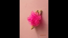 Rosita de cinta de organza.