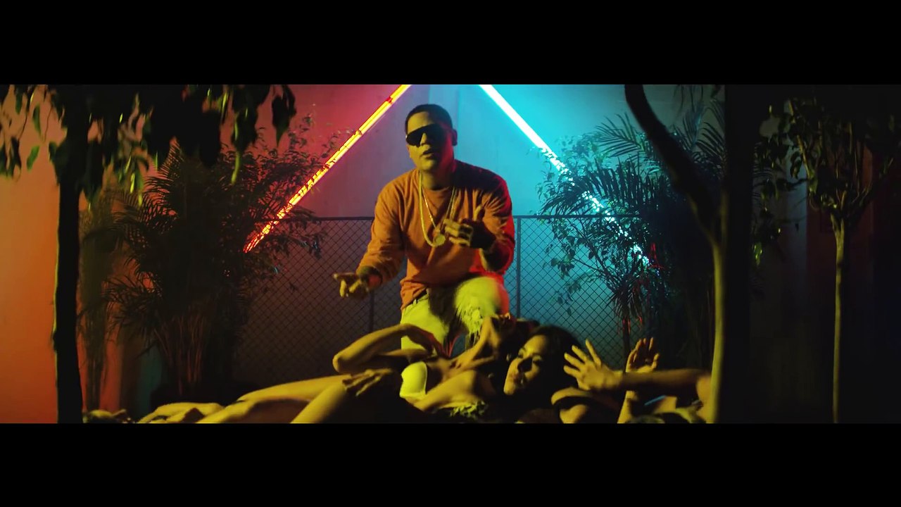 Bad Bunny ft. Ozuna, Wisin, Almighty - Solita