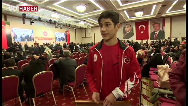 8 şehit yakını ve 230 gaziye İstanbul'da madalyaları verildi