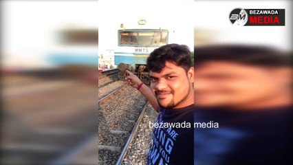 ரயில் முன் செல்பி எடுத்தவருக்கு நடந்ததை பாருங்க!