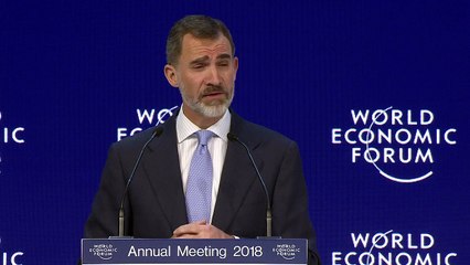 Ante la crisis catalana, Felipe VI defiende en Davos a España