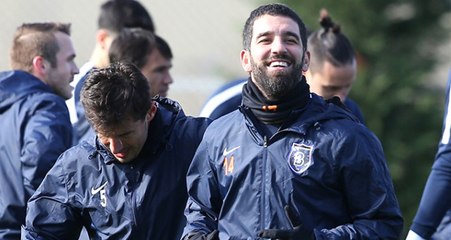 Başakşehir'de Arda Turan, Karabükspor Maçında İlk 11'de Olacak