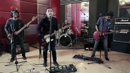 Studio Attack The Rain Terlatih Patah Hati Kompas.com