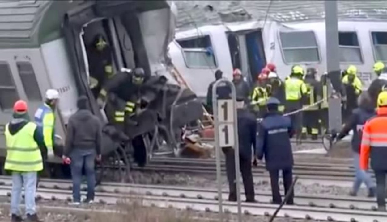 Milano - deraglia treno regionale con molti pendolari: 4 morti