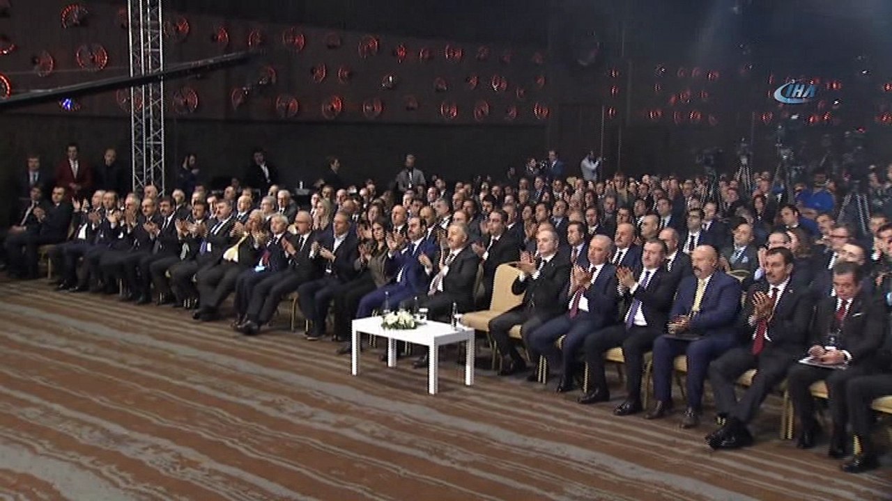 Başbakan Yıldırım: 'Her dönem işi felaket senaryosu yazmak olan bazı çevreler Türkiye hakkında kehanete tekrar başladılar'