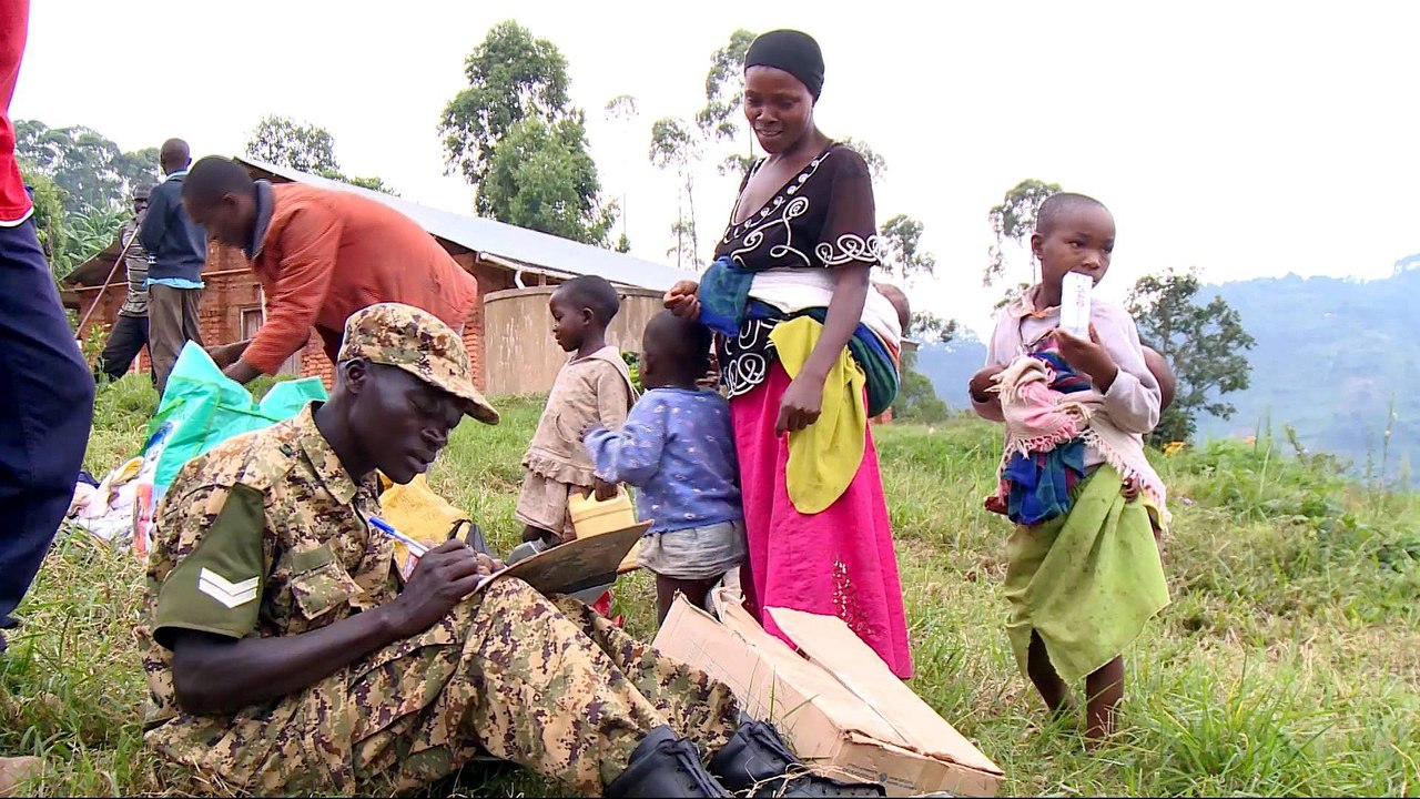 Thousands of Congolese flee to Uganda to escape surge in violence