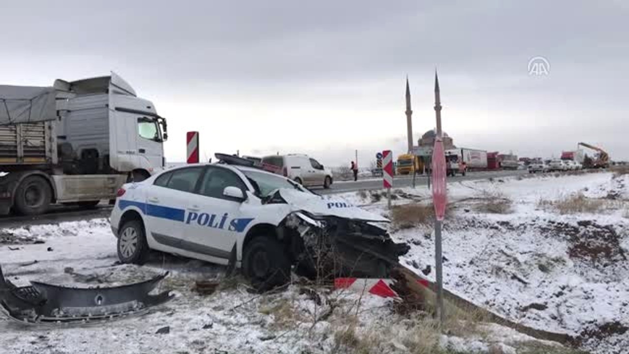 Tutanak Hazırlayan Polis ve Jandarmaya Cip Çarptı - Aksaray