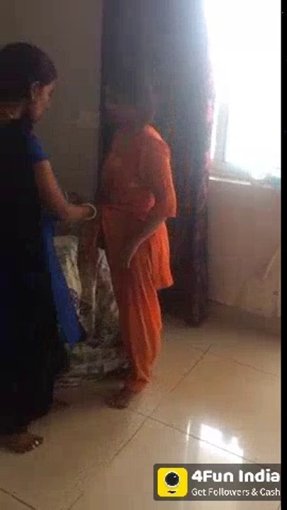 Kamwali ki chori CCTV camera record New Delhi India