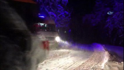 Yoğun kar nedeniyle mahsur kalan Hüsne teyze için seferber oldular