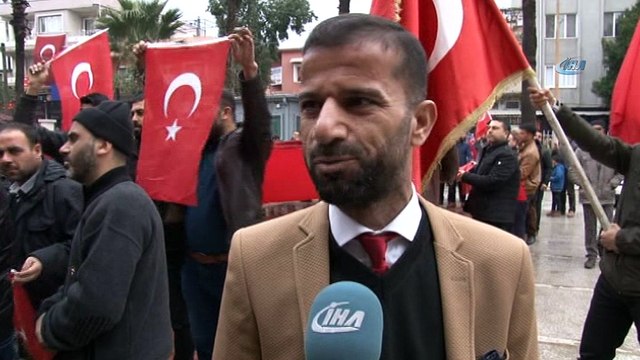 40 araçlık konvoyla gelip askerlik şubesine başvurdular