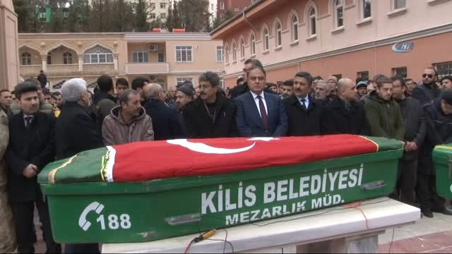 Kilis'e Düşen Roket Sonrası Hayatını Kaybedenler Son Yolculuğuna Uğurlanıyor