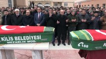 Roketin isabet ettiği camide hayatını kaybeden Muzaffer Aydemir ile Suriyeli Tarık Tabbak'ın cenaze namazı - KİLİS