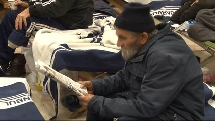 İbb, Soğuk Havada Dışarıda Kalan Evsizlere Sahip Çıktı