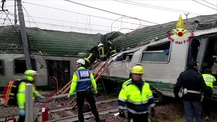 Descarrilamento deixa mortos na Itália