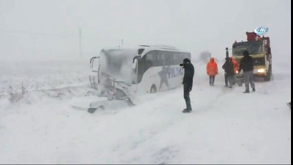 Tokat'ta Yolcu Otobüsü Otomobile Çarptı: 1 Ölü, 3 Yaralı