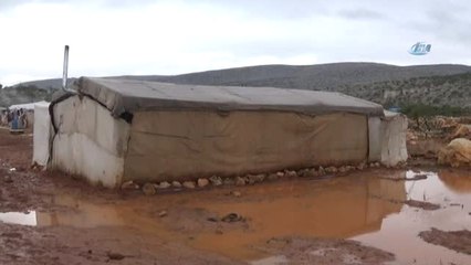 İdlib ve Hama'daki Mülteciler Acil Yardım Bekliyor