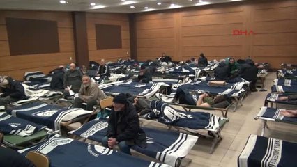 İbb, 305 Evsizi Eğitim Merkezi'nde Topladı