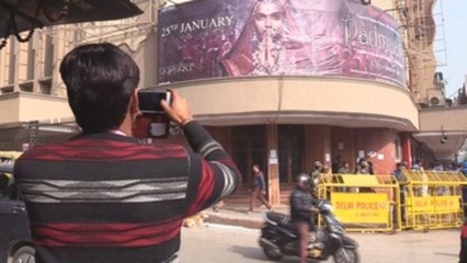 Gran despliegue policial, arrestos y disturbios en la India por una película