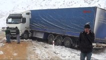 Sivas Kar Yağışı, Tır Kazalarına Neden Oldu