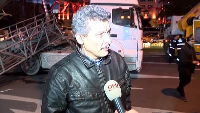 Vatan Caddesi'nde Damperi Açılan Hafriyat Kamyonu Trafik Tabelasını Devirdi