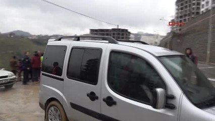 Trabzon-İstinat Duvarı Çöktü, Hastane Yolu Ulaşıma Kapandı