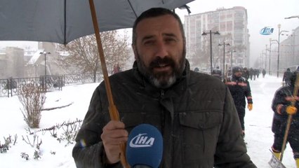 Sivas'ta yoğun kar yağışı tatil getirdi