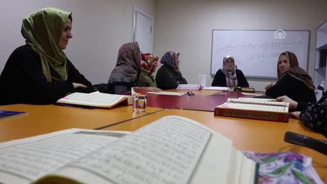 Kur'an-ı Kerim Okumayı 83 Yaşında Öğrendi