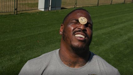 Telvin Smith, Malik Jackson take the 'Cookie Challenge'