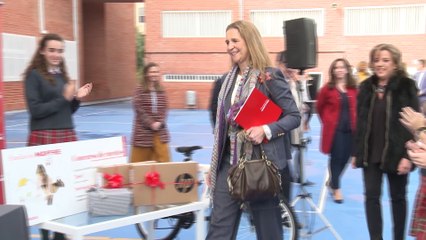 La Infanta Elena apuesta por la lectura y la solidaridad