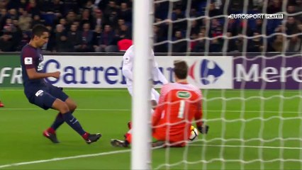 Une faute pas évidente de Trapp et Thuram a réduit la marque sur penalty : le but du 2-1