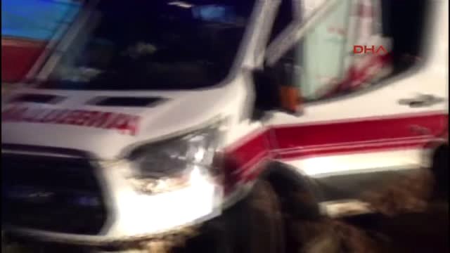Mardin Nusaybin'de Ambulans ile Tır Çarpıştı