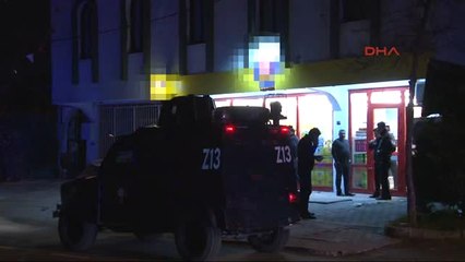 İstanbul'daki Silahlı Soygun Marketin Kameralarına Yansıdı