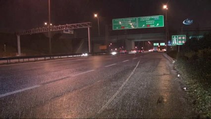 İstanbul'da Yer Yer Kar Yağışı Etkili Oluyor