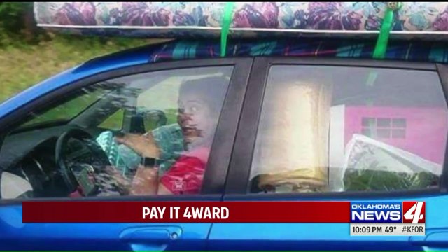 Woman Makes It her Mission to Deliver Mattresses, Food to People in Need