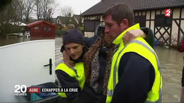 Inondations dans l'Aube : les habitants essaient d'échapper à la crue