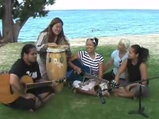 Beach Walk #532 - How to Find Good Hawaiian Music