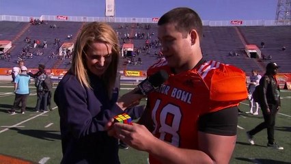 Oregon long snapper solves Rubik's cube in 64 seconds at Senior Bowl